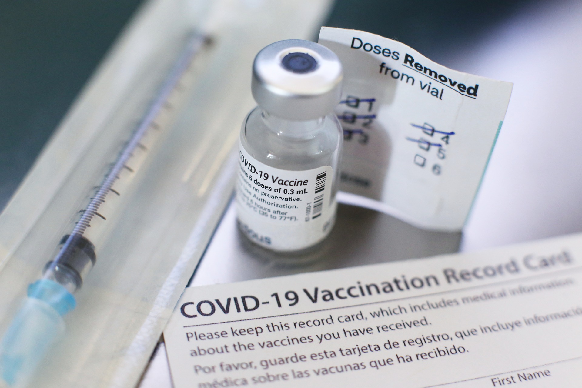 HALMED je dosad zaprimio prijave 5700 nuspojava na cjepivo protiv covida