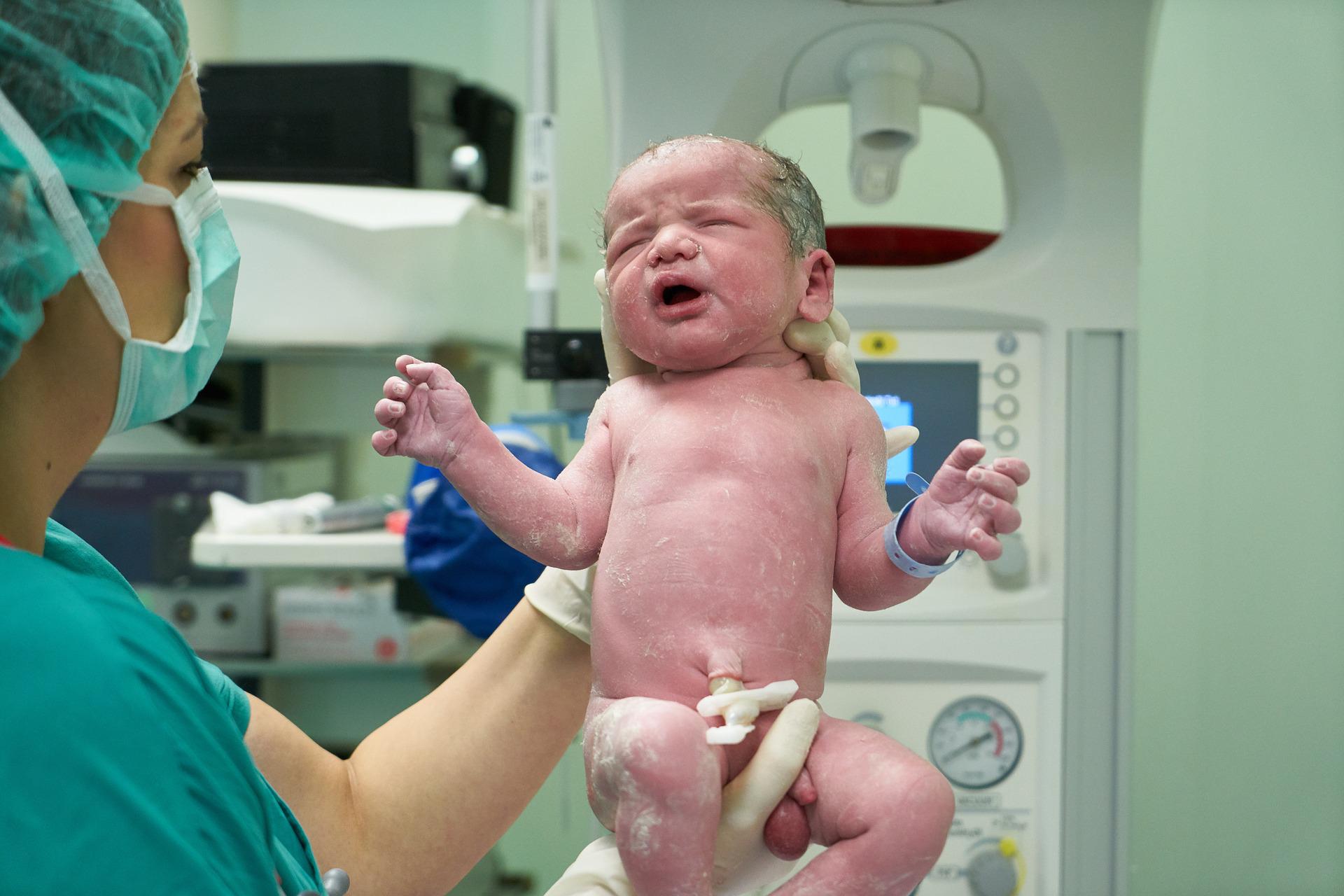 Evo koji su uvjeti za pratnju na porodu u bolnicama u Hrvatskoj