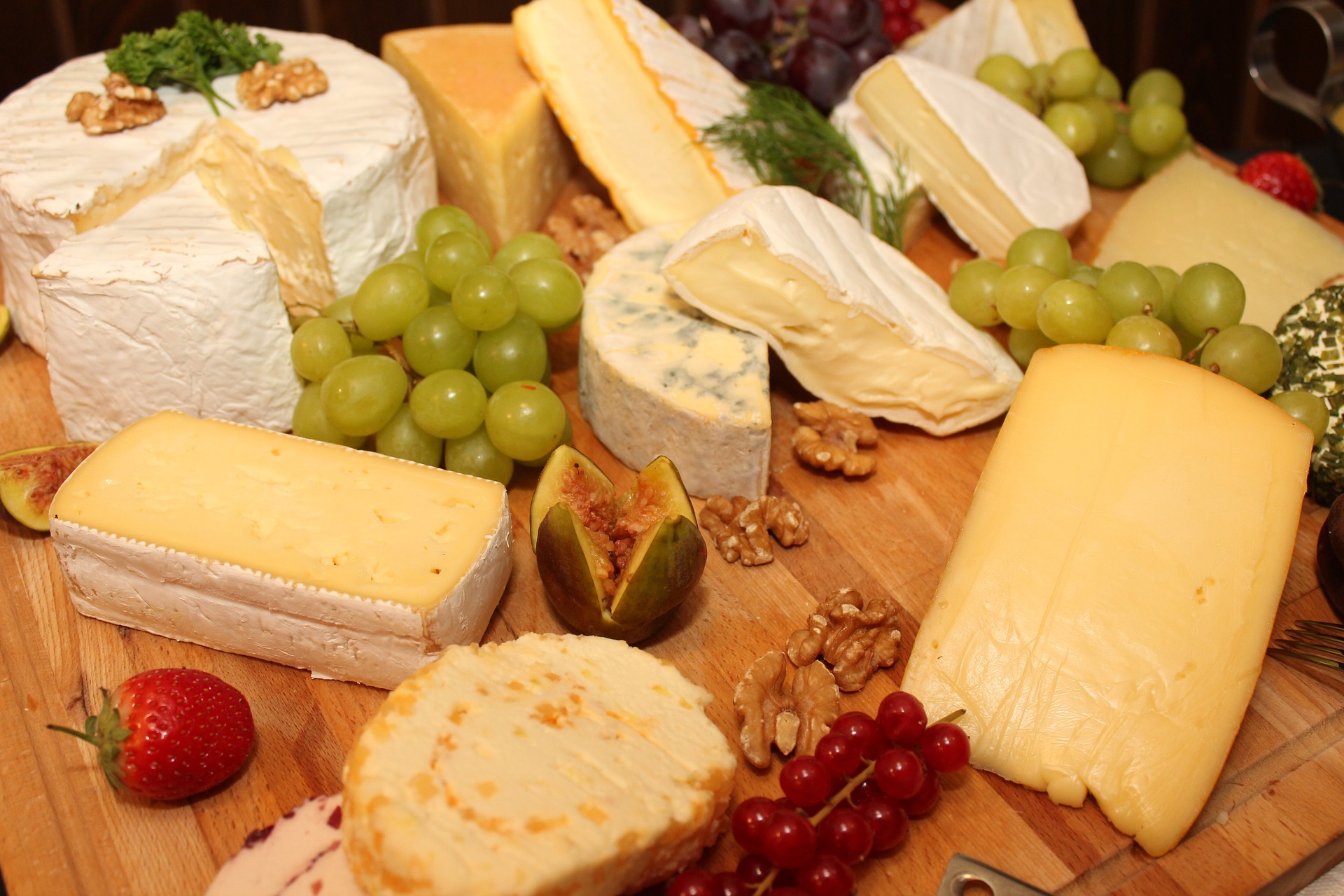 Pet ključnih znakova da biste trebali prestati jesti sir