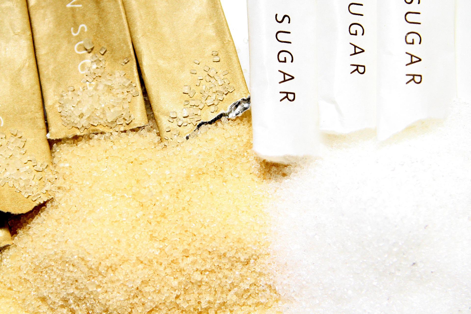 Smeđi naspram bijelog šećera – u čemu je razlika?